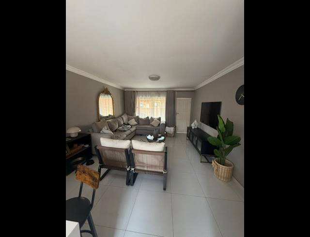 2 BEDROOM TOWNHOUSE FOR SALE IN HELDERWYK